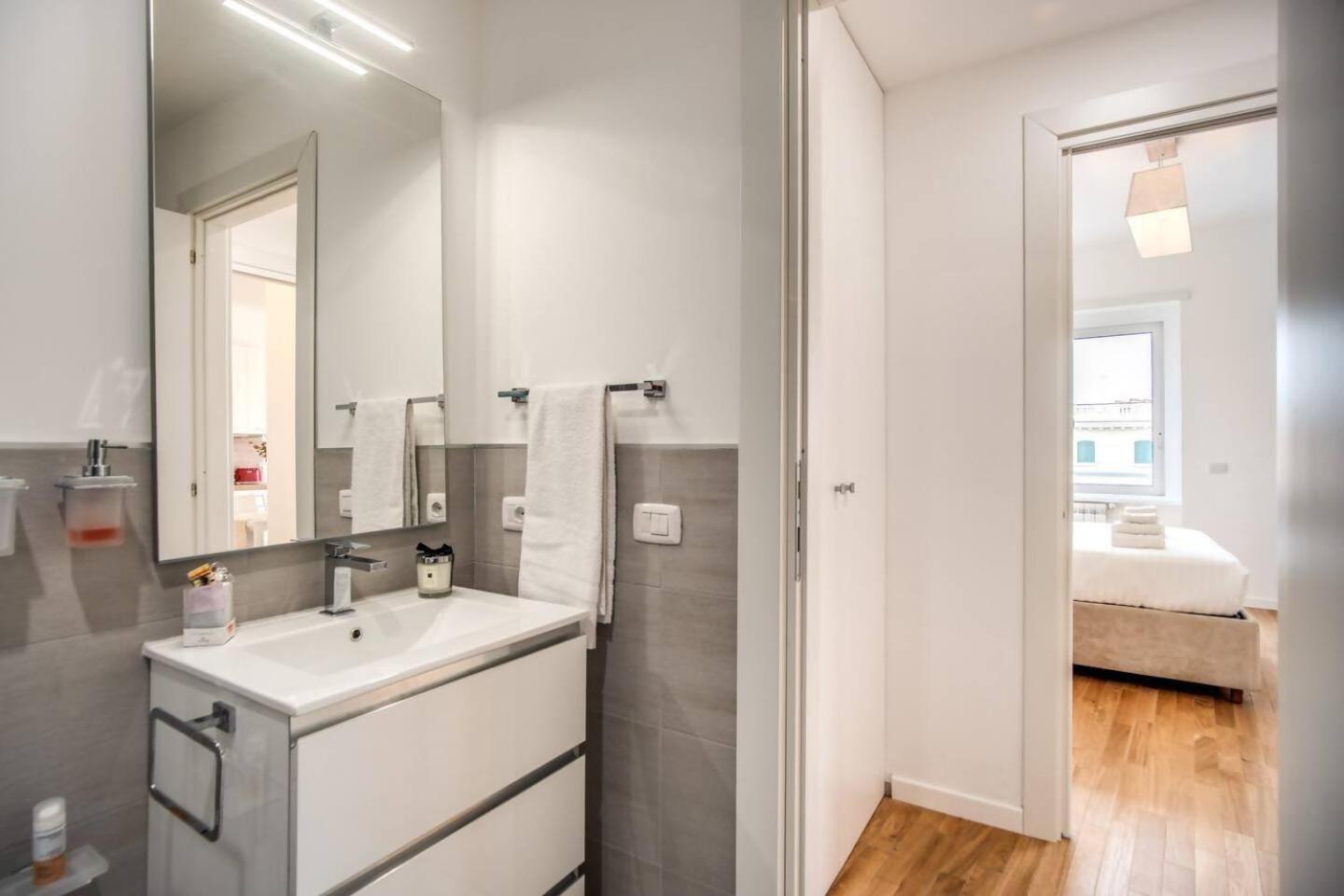 Naos Suite Close Popolo Square Рим Екстер'єр фото
